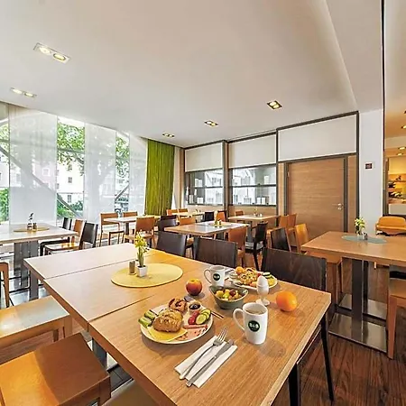 Hotel Hbf-sued 3*
